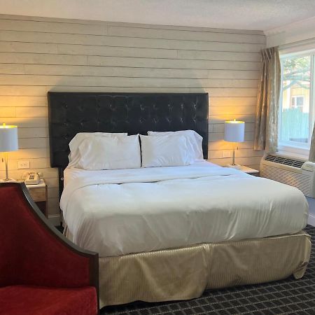 Rocky River Inn New Milford Экстерьер фото