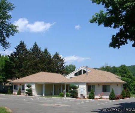 Rocky River Inn New Milford Экстерьер фото